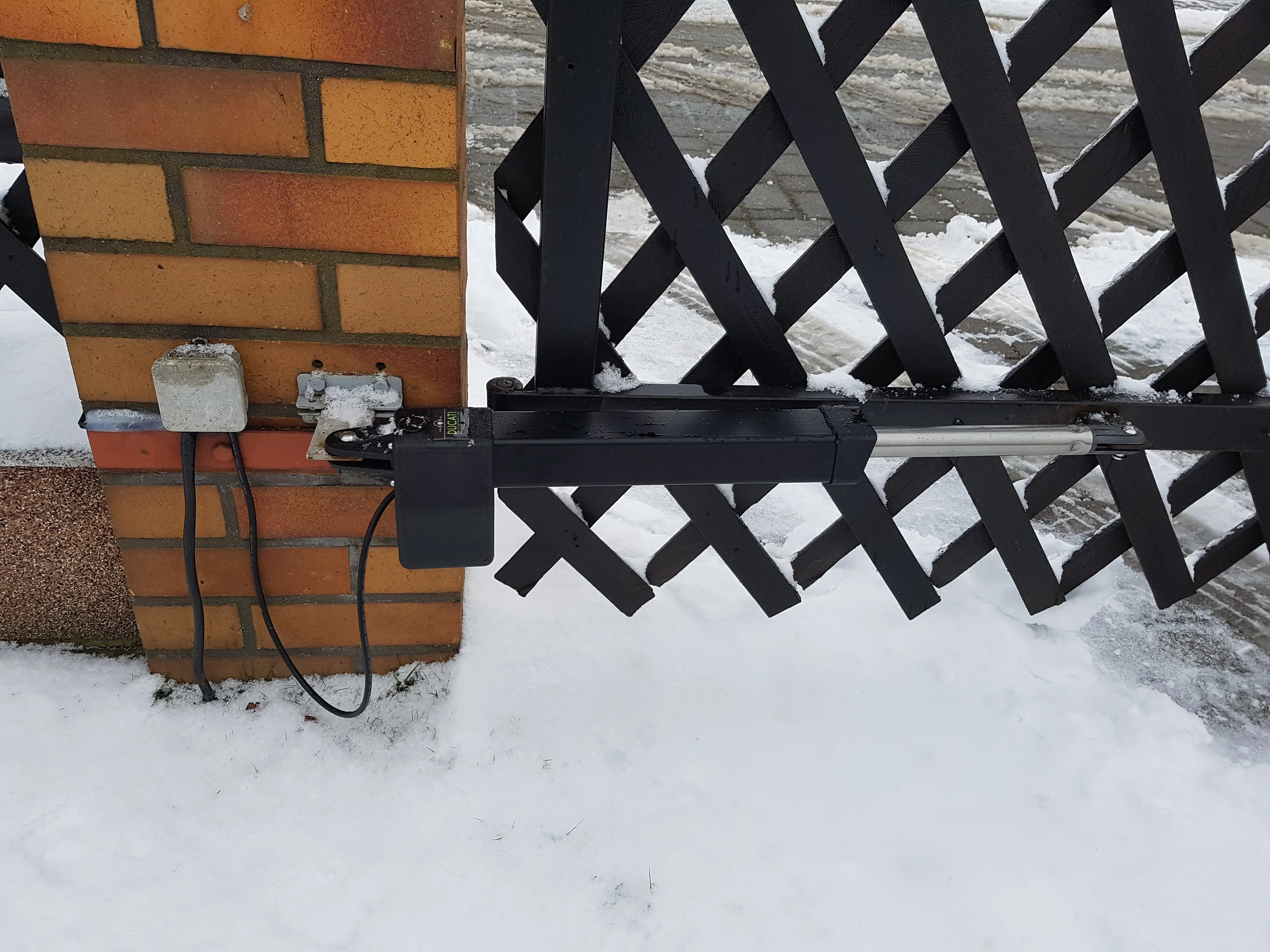 HC812-300 MONO - Image 24